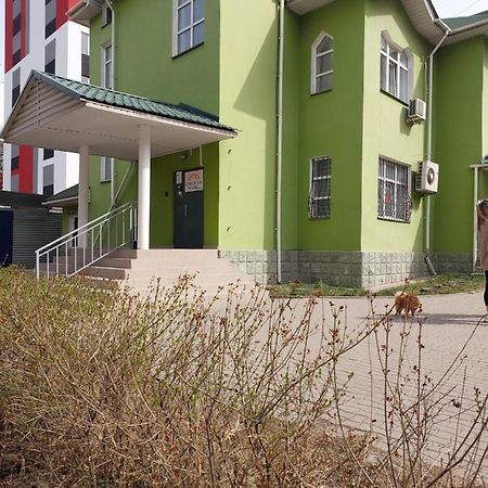Check Inn Hostel 알마티 외부 사진