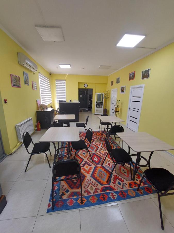 Check Inn Hostel 알마티 외부 사진